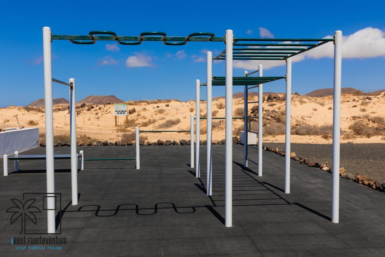 Casa De Los Viajeros Majanicho Irent Fuerteventura Villa Corralejo Luaran gambar
